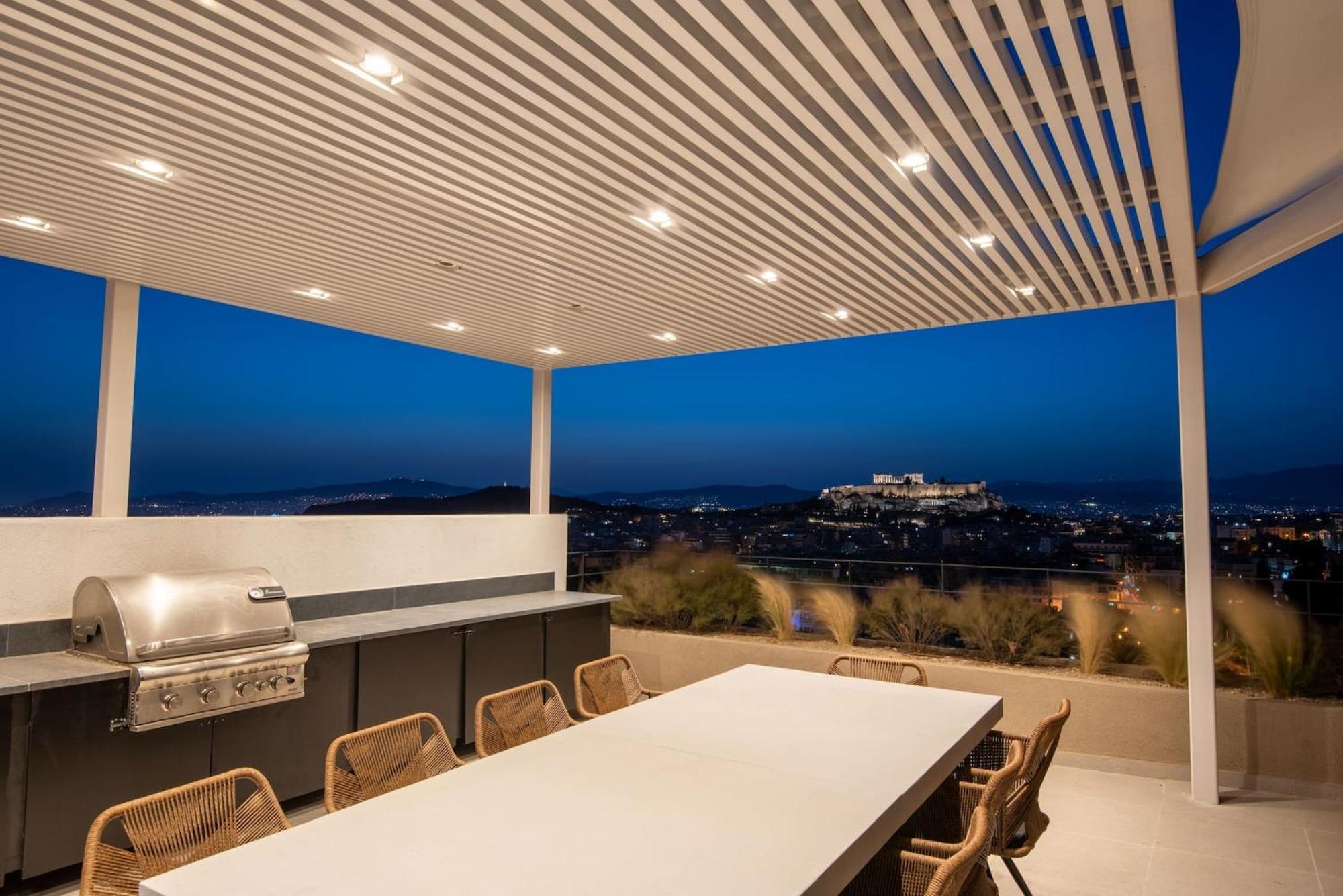 Urban Apt With Stunning Acropolis View & Roofdeck Atenas Exterior foto