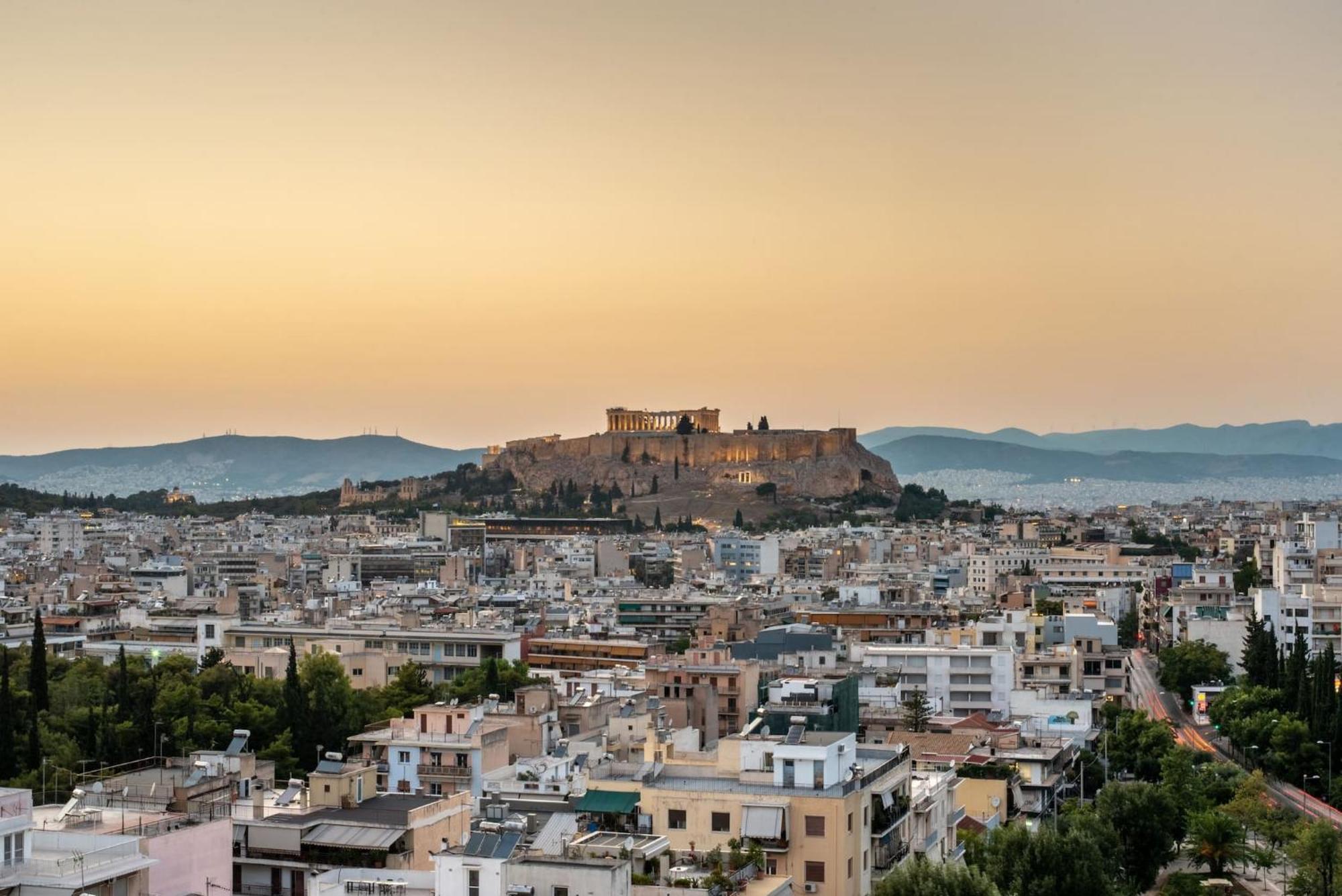 Urban Apt With Stunning Acropolis View & Roofdeck Atenas Exterior foto